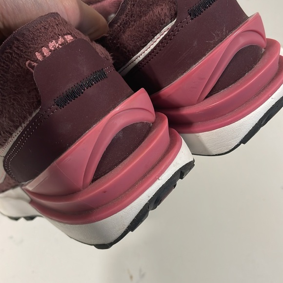 Nike Waffle One SE - Picture 11 of 12